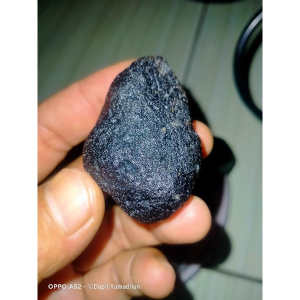 Batu meteor asli Agnimanitite textite