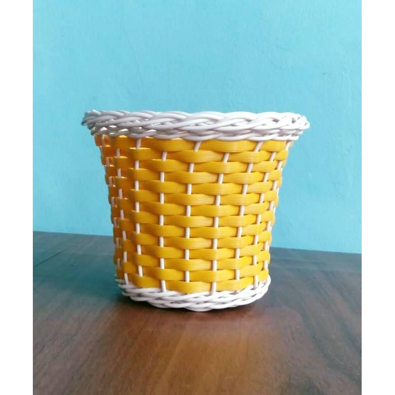 Pot Bunga Lantai Rotan Sintetis D12