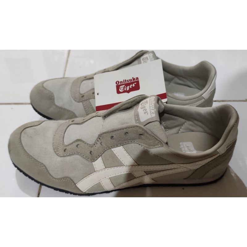 (Preloved) Onitsuka Tiger Serrano Slip on