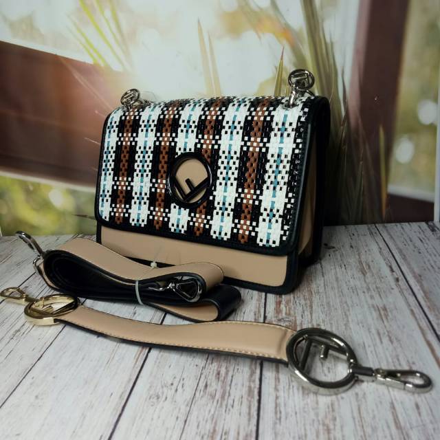 Tas slempang wanita fendi semi premium