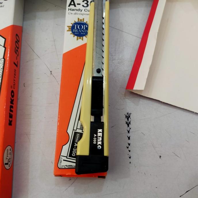 

Free Ongkir cutter joyko kecil. joyko asli. pisau karter kecil