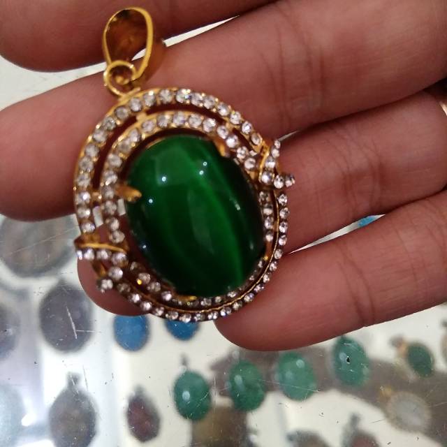 Liontin Batu Akik Titanium Gold Emas Diamond Wanita