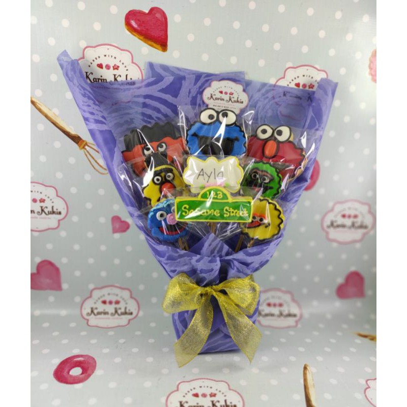 

HAND BUKET ULTAH SESAME STREET KUKIS 9 PCS