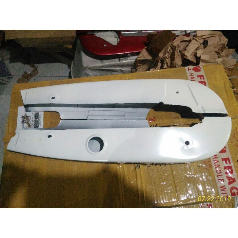 Tutup Rantai Honda C50 C70 C700 PITUNG - PISPOT - SUPERCUB PUTIH