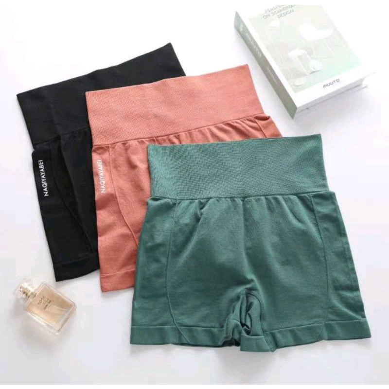 Short pant Shortpant Celana Pendek Gym CD Celana