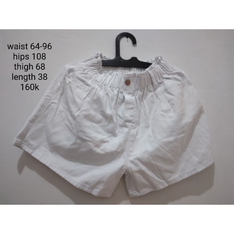 HELLOLILO WHITE DENIM SHORT NEW