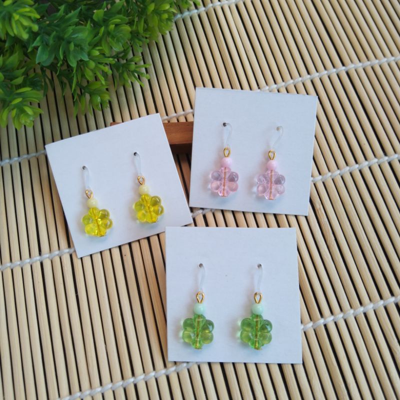 HANDMADE ANTING ANAK/DEWASA KAITAN PLASTIK MOTIF SAKURA BENING(GOLD)