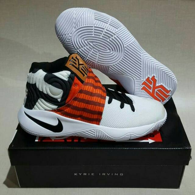 Sepatu basket kyrie 2 crossovor