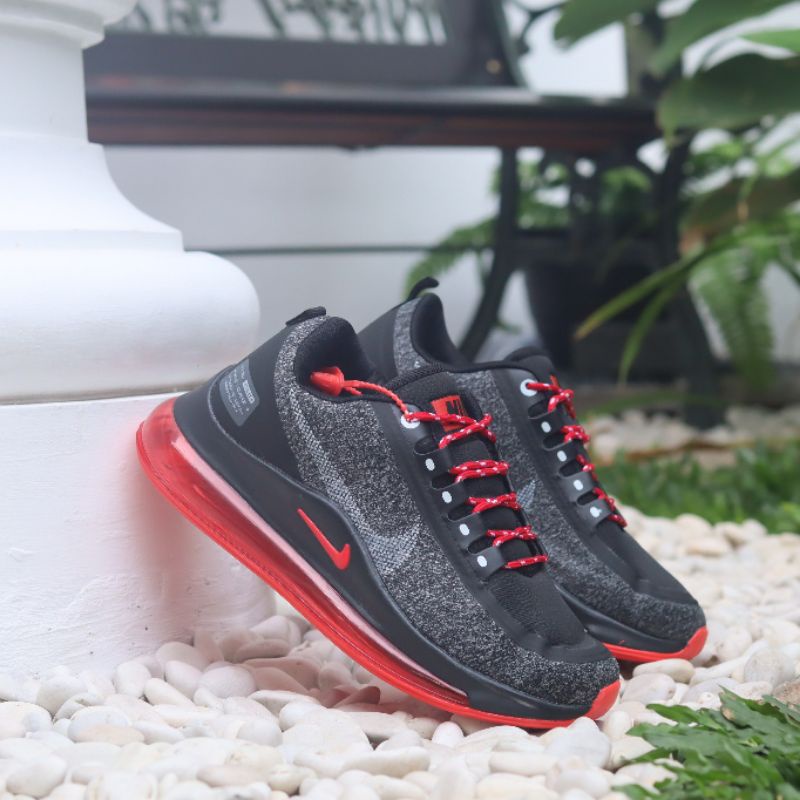 SEPATU SNEAKER RUNNING PRIA NIKE AIR MAX 720 SHIELD MAN