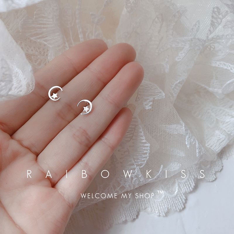 Sepasang Anting Kupu-kupu Mini Kecil Segar Fashion Wanita