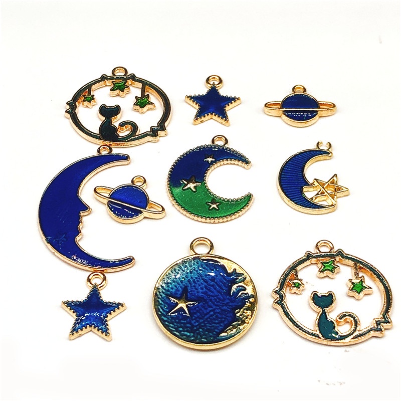 4pcs Liontin Enamel Bentuk planet Luar Angkasa Bahan Alloy Untuk Membuat Perhiasan Wanita Charms