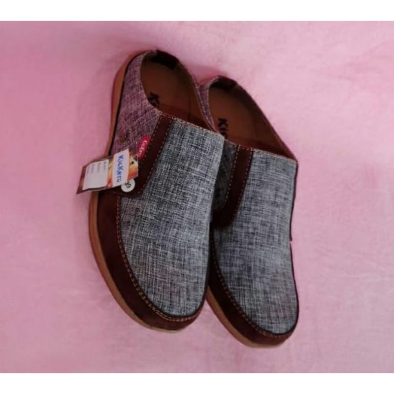 sandal sepatu kickers