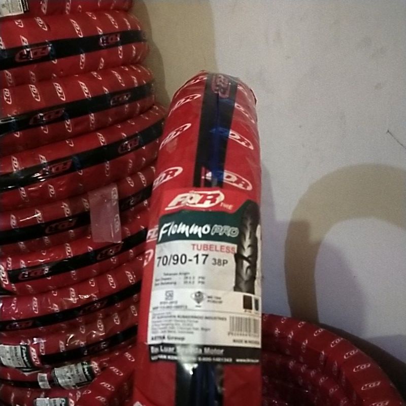 Ban luar depan tubles fdr 70 90 17 utk supra x 125 fit New revo absolute blade