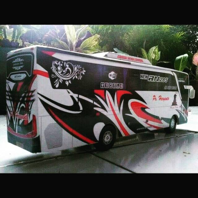 Miniatur bus BESAR Haryanto merah hitam