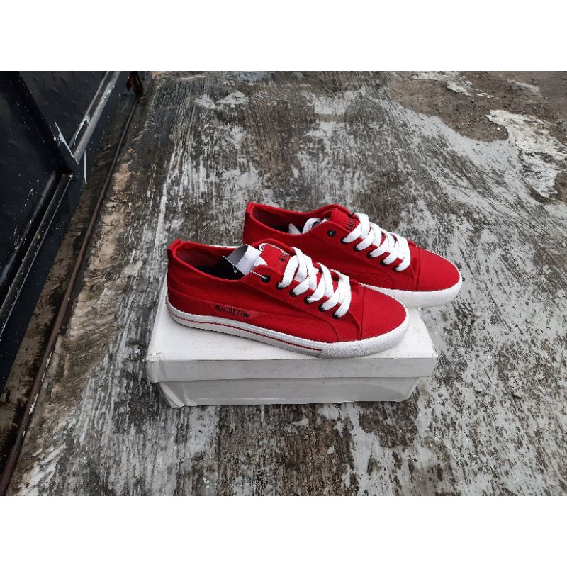 Macbeth Matthew White Red