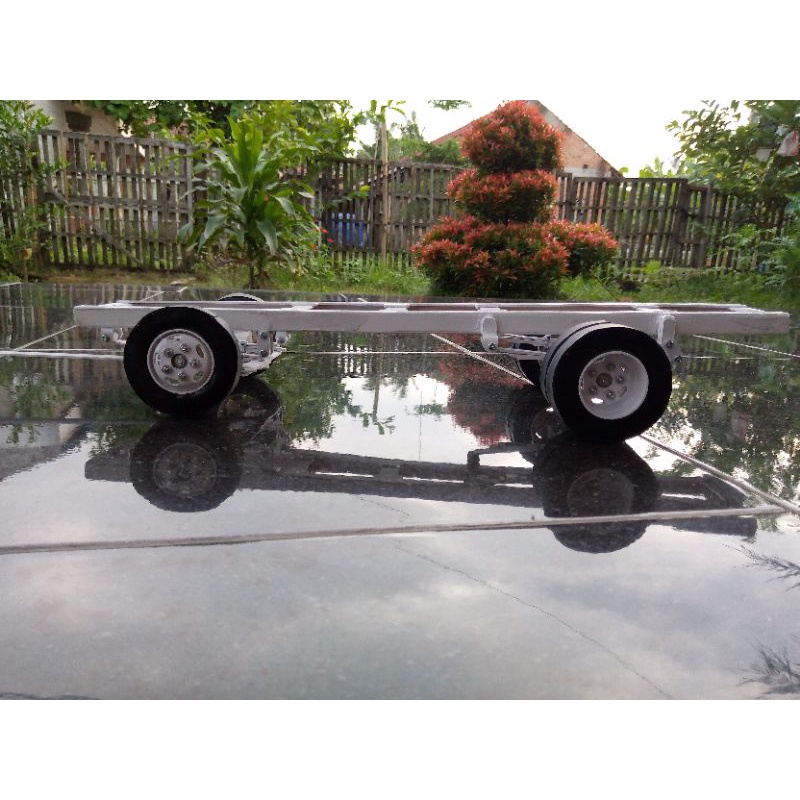 Sasis miniatur truk