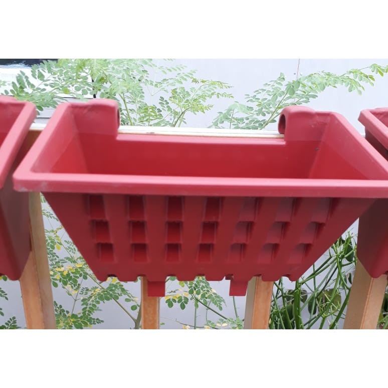 Pot Gantung Argo 01 Merah 21 Cm Pot Plastik Bunga Merah