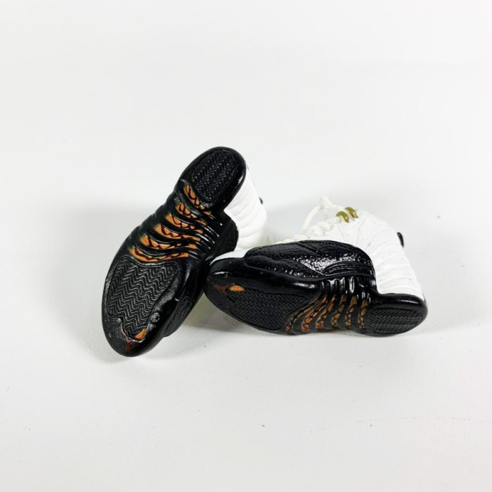 AIR JORDAN 12 AJ12 TAXI 3D SNEAKERS KEYCHAIN MINIATUR