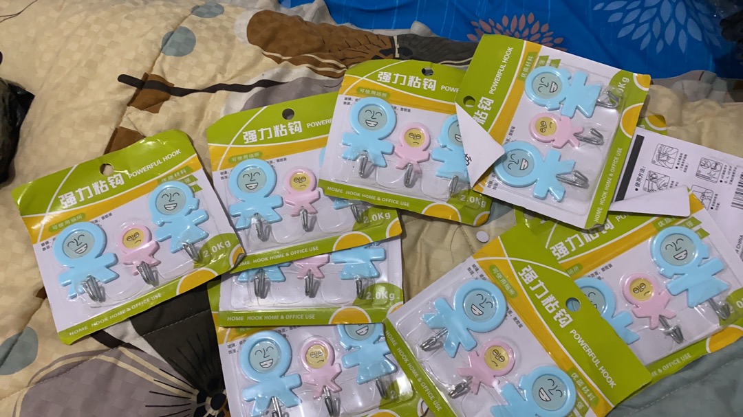 Gantungan Kait Tempel Family Self Adhesive Hook 1 Set Isi 3 Pcs Cantelan Serbaguna