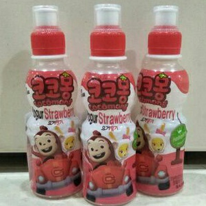 

woongjin cocomong yogurt stawberry 200 ml