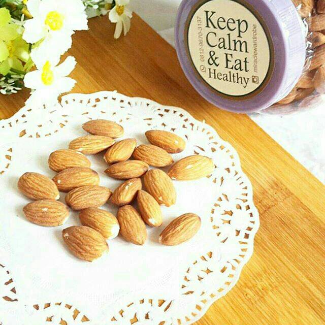 

Raw Almond / Almond utuh 250 grm