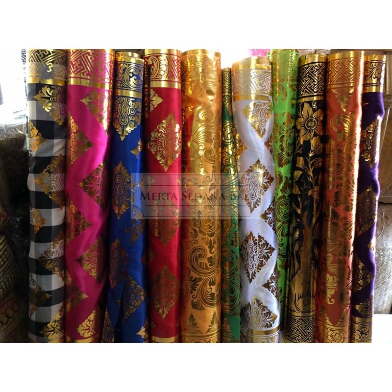 Kain Satin Prada Dekorasi Motif Bunga Bali Beragam Warna Harga Per 0,5 Meter