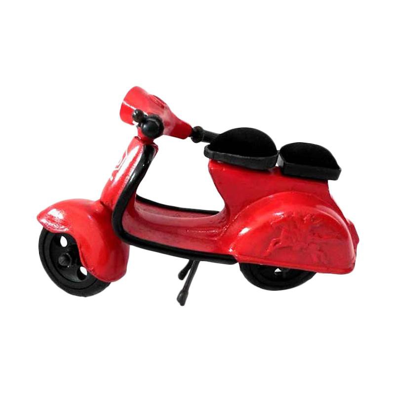 Central Kerajinan Motor Vespa Miniatur - Merah