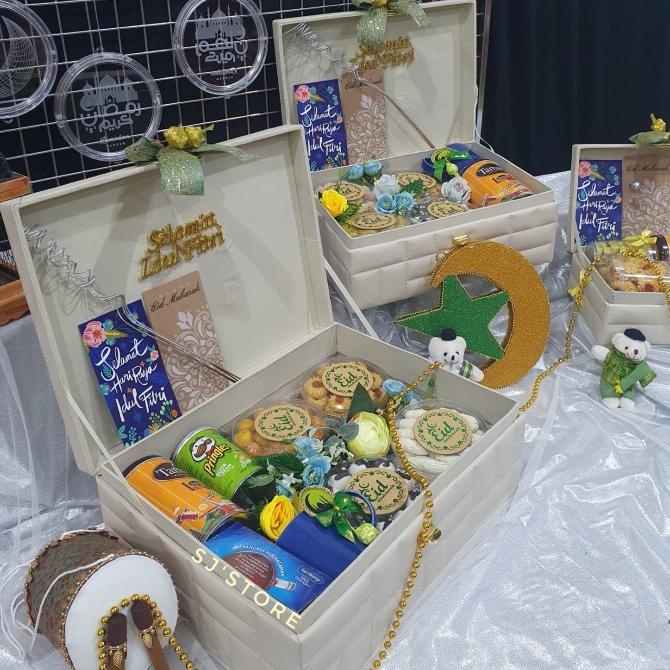 

PAKET BOX HAMPERS LEBARAN KUE KERING TOPLES MURAH 19 SCS543D3