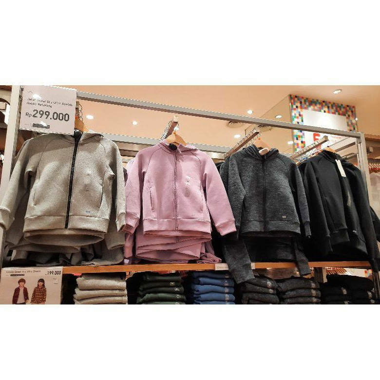 JASTIP JAKET ANAK UNIQLO SWEAT DRY ULTRA STRETCH HOODIE RETSLETING