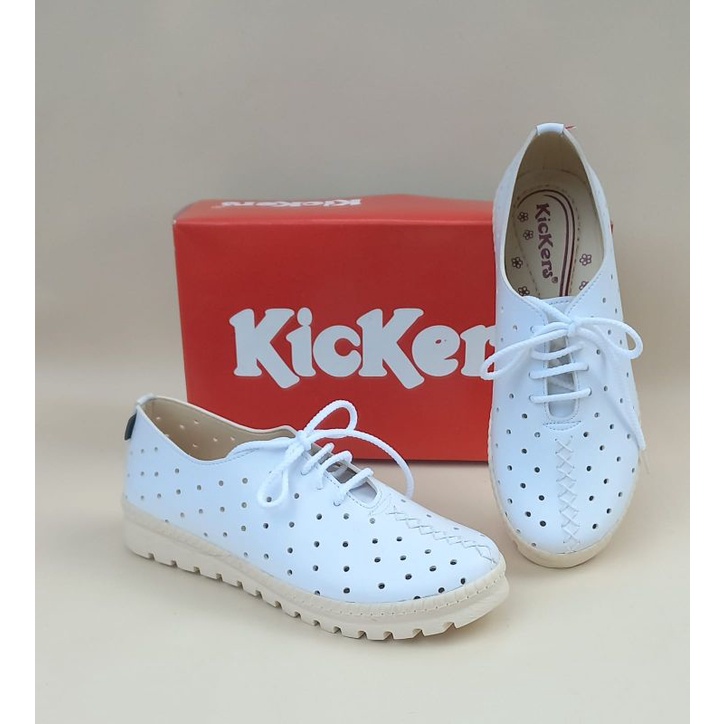 Sepatu kickers wanita slip on. au 65