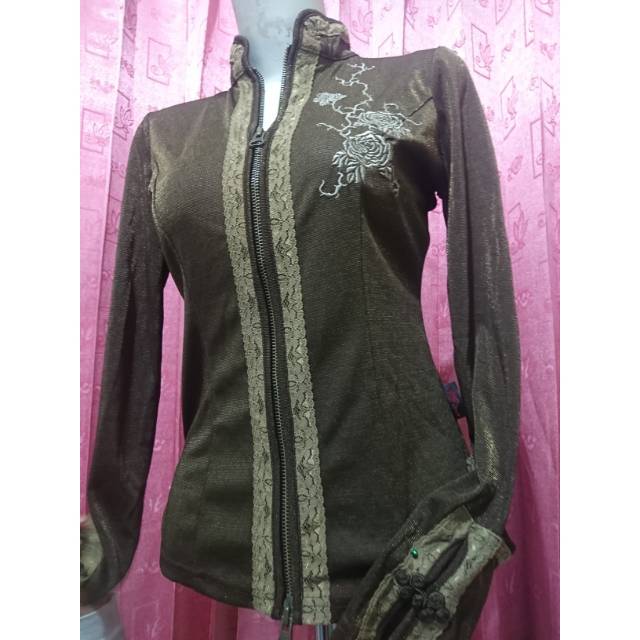 OUTER / TOP ROSE EMBROIDERED BY OZZ ON JAPAN