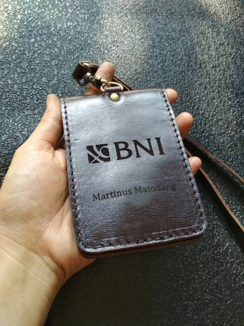 Name tag magnet bahan kulit asli free grafir logo nama