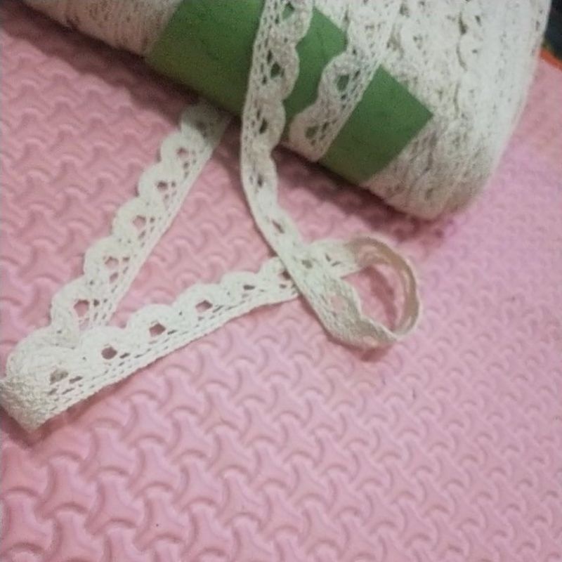 

renda rajut / renda kait putih, krem, bw 1.2cm - 1.8cm harga per yard