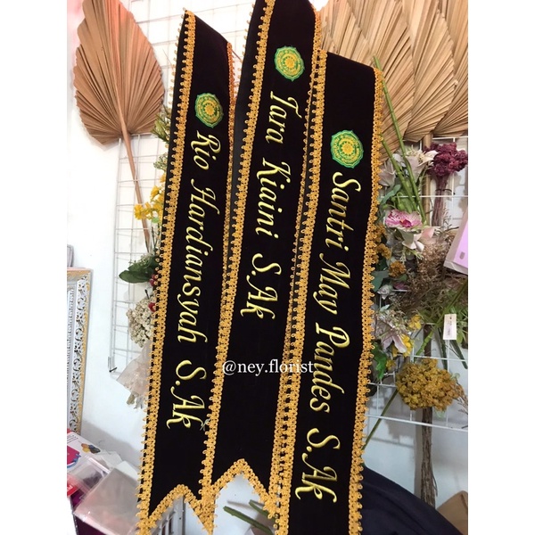SELEMPANG BLUDRU WISUDA