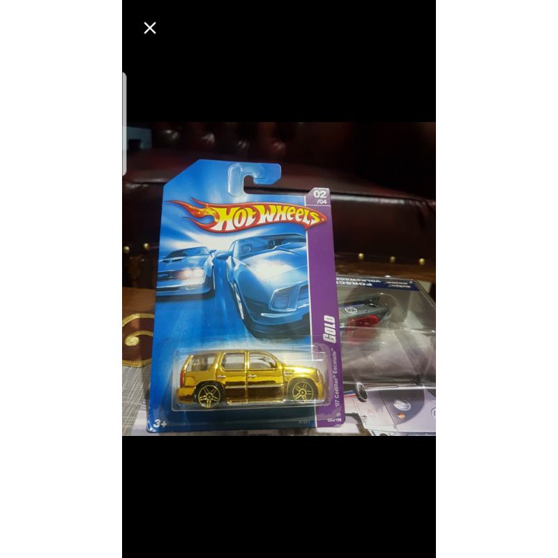 hot wheels 07 cadillac escalade -gold