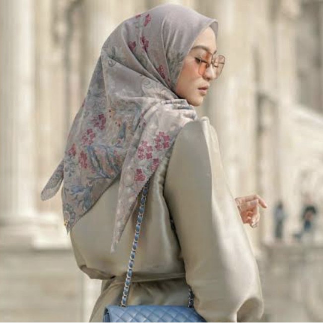 Buttonscarves Topkapi Earl Grey Voal