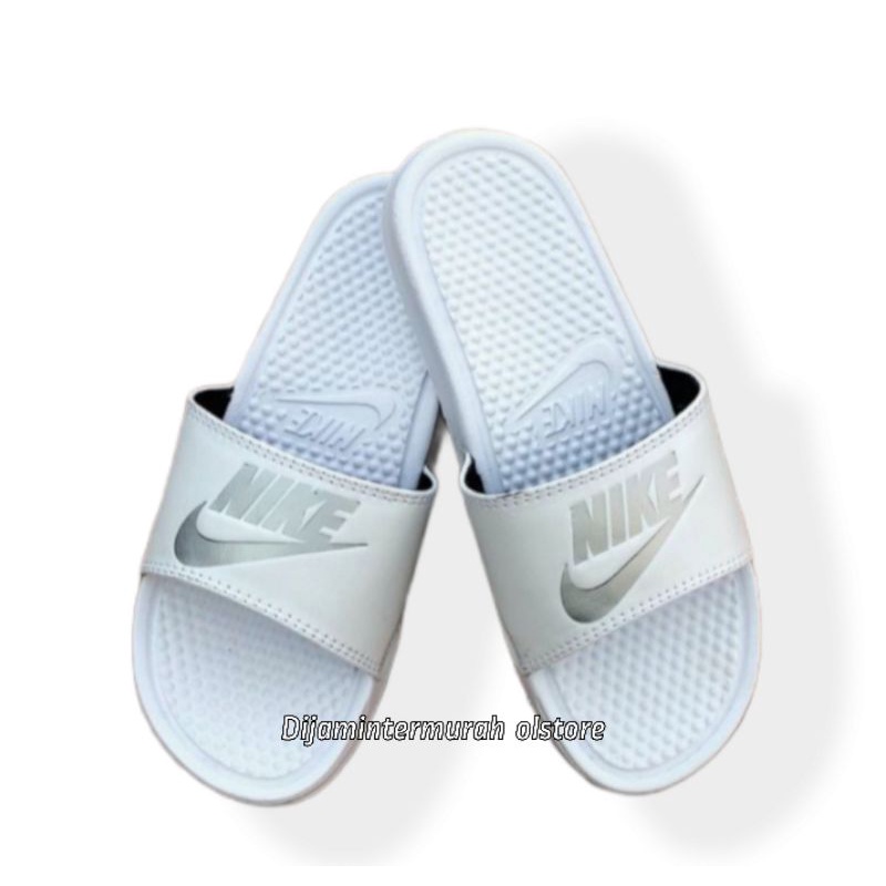 UNISEX 36-44 SANDAL SLIDE SANDAL SLOP SLIP FLIP FLOP GRADE ORI PRIA WANITA TERMURAH BERKUALITAS-Swoosh Putih Silver