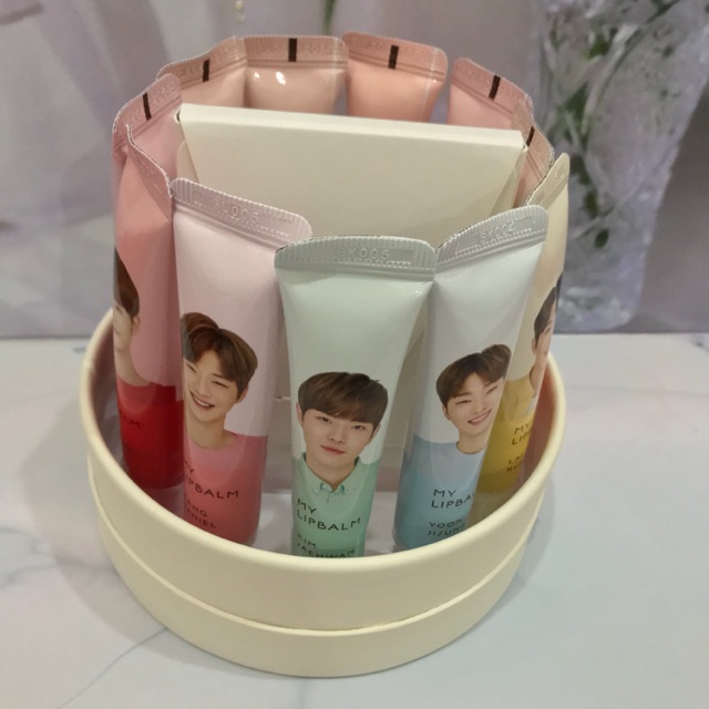 WANNA ONE LIPBALM X INNISFREE
