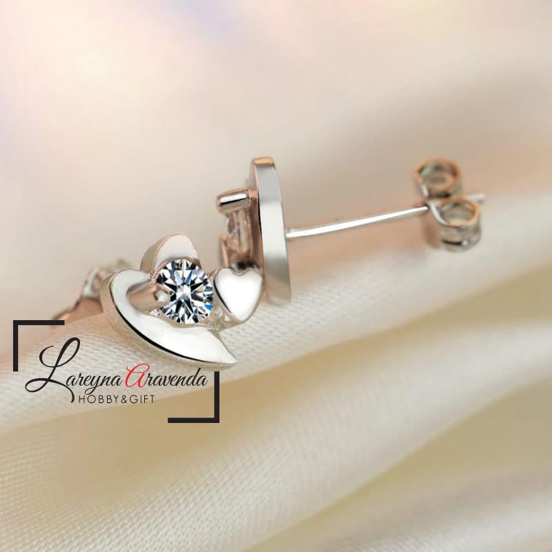 Anting Wanita Titanium Model Love Kristal Crystal Swarovski AT015