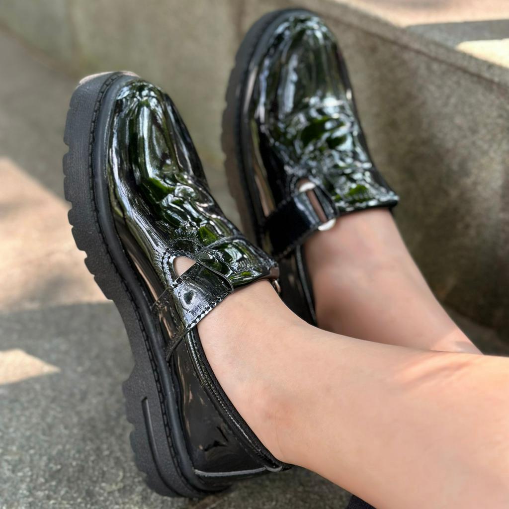 Sepatu sepatu Docmart wanita kerja formal cewek sekolah bahan kulit sintesis  ST. 42 G