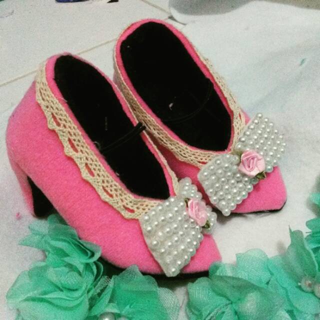 Sepatu heels bayi