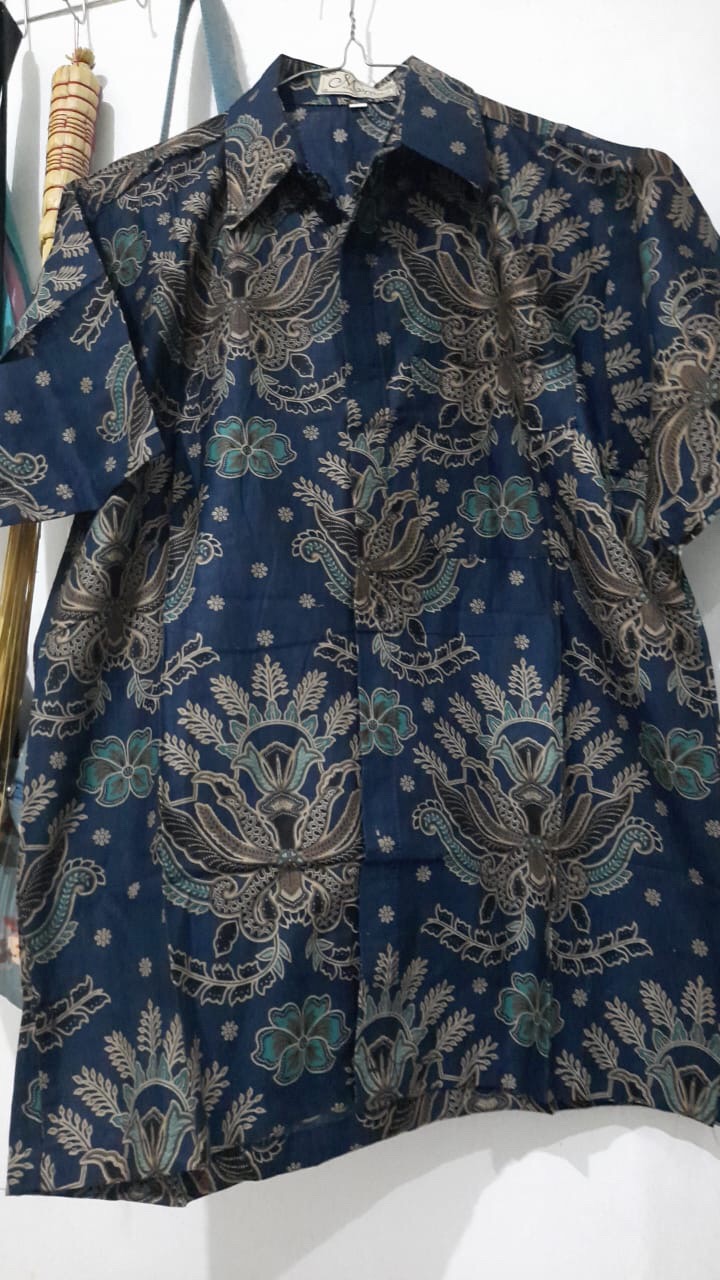 Batik Myrna - Kemeja Batik Atasan Lengan Pendek Pria Kembang Goyang Dongker
