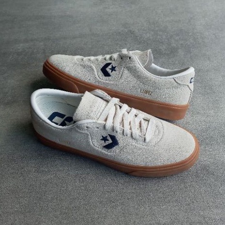 Sepatu Sneakers Converse Louie Lopez Pro Ox - Egret / Obsidian / Gum