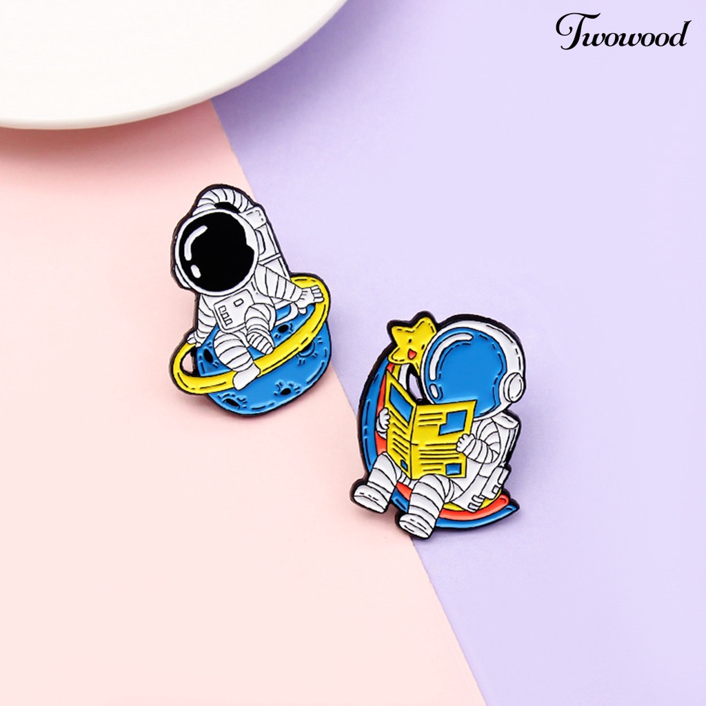 Twowood Brooch Pin Cartoon Astronaut Shape Collection Exquisite All Match Brooch Badge Clothes Decor