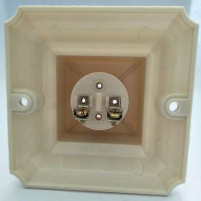 Fitting Plafon Segi Broco / Fitting lampu Broco