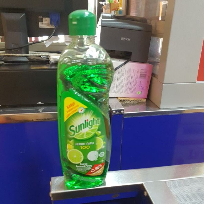 Sunlight Jeruk Nipis 100 kemasan botol 750 ml