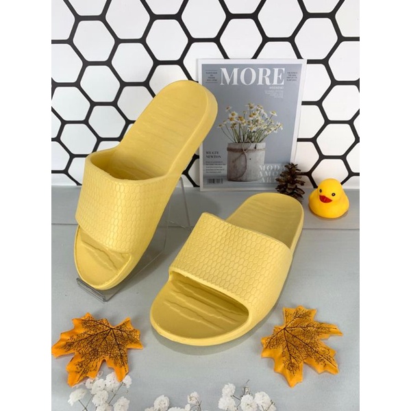 SANDAL WANITA MODEL MINISO SANDAL RUMAH BERKUALITAS