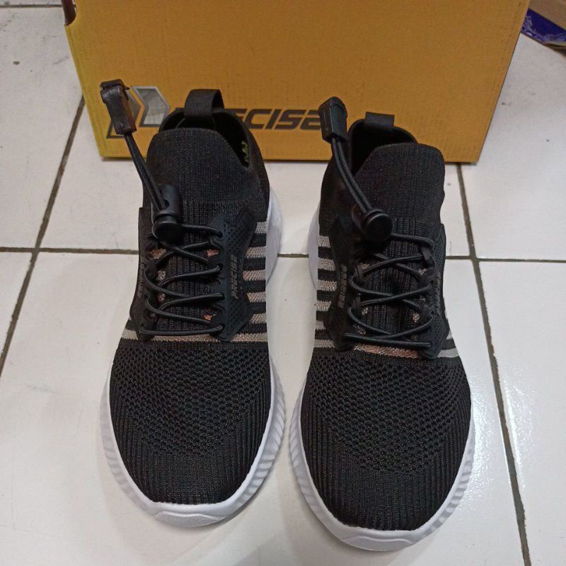 sepatu sekolah anak precise ..