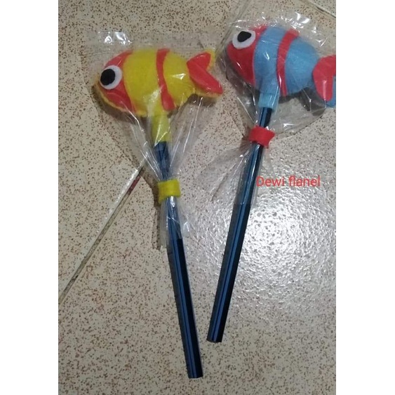 

pensil karakter dari flanel