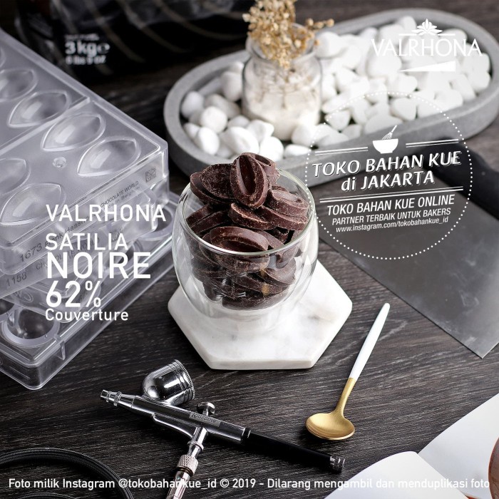 

Siap Kirim Valrhona Satilia Noire 1Kg Dark Couverture Chocolate 62% Coklat Coin
